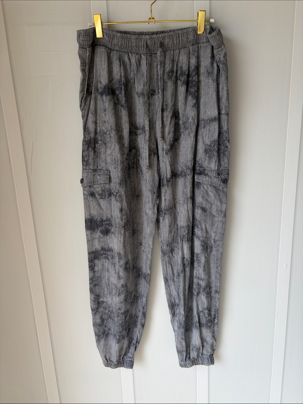 Women’s Gray Tie-Dye Jogger Pants